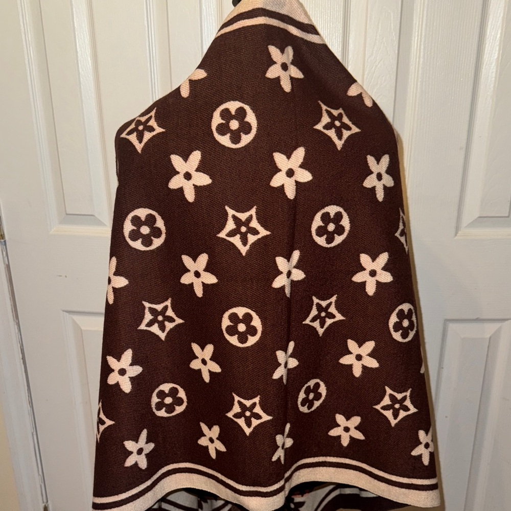 Brown and Cream Patterned Cardigan - Picture 6 of 8